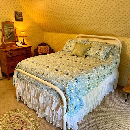 גולדן Pansy'S Parlor Bed & Breakfast מראה חיצוני תמונה