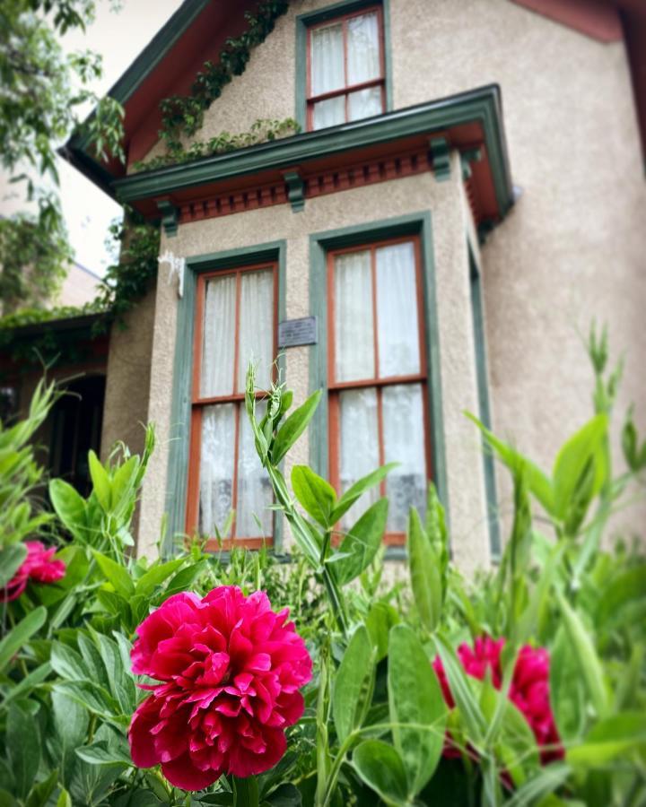 גולדן Pansy'S Parlor Bed & Breakfast מראה חיצוני תמונה