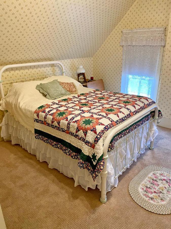 גולדן Pansy'S Parlor Bed & Breakfast מראה חיצוני תמונה