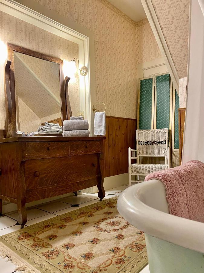 גולדן Pansy'S Parlor Bed & Breakfast מראה חיצוני תמונה