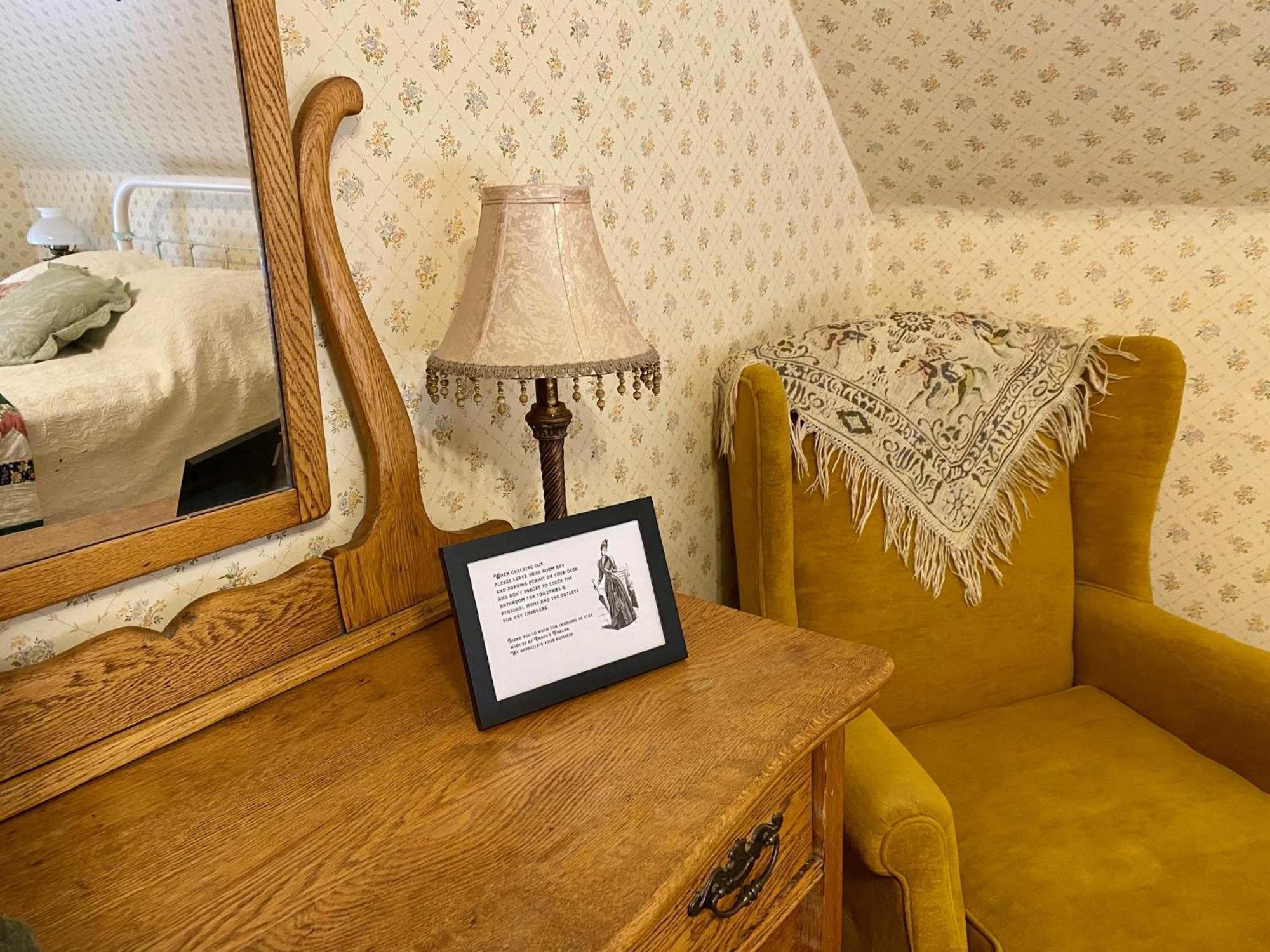 גולדן Pansy'S Parlor Bed & Breakfast מראה חיצוני תמונה